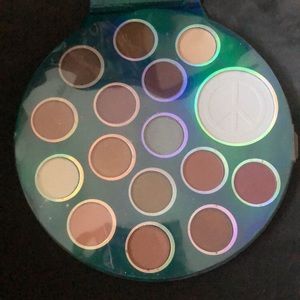 Beauty Concepts Peace eyeshadow palette